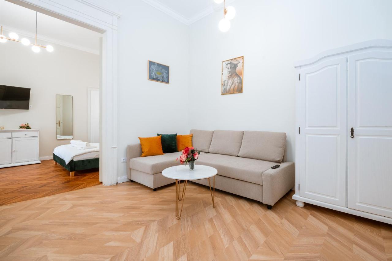 Apartament De Lux Central, P-Ta Matei Corvin Cluj-Napoca Exterior foto